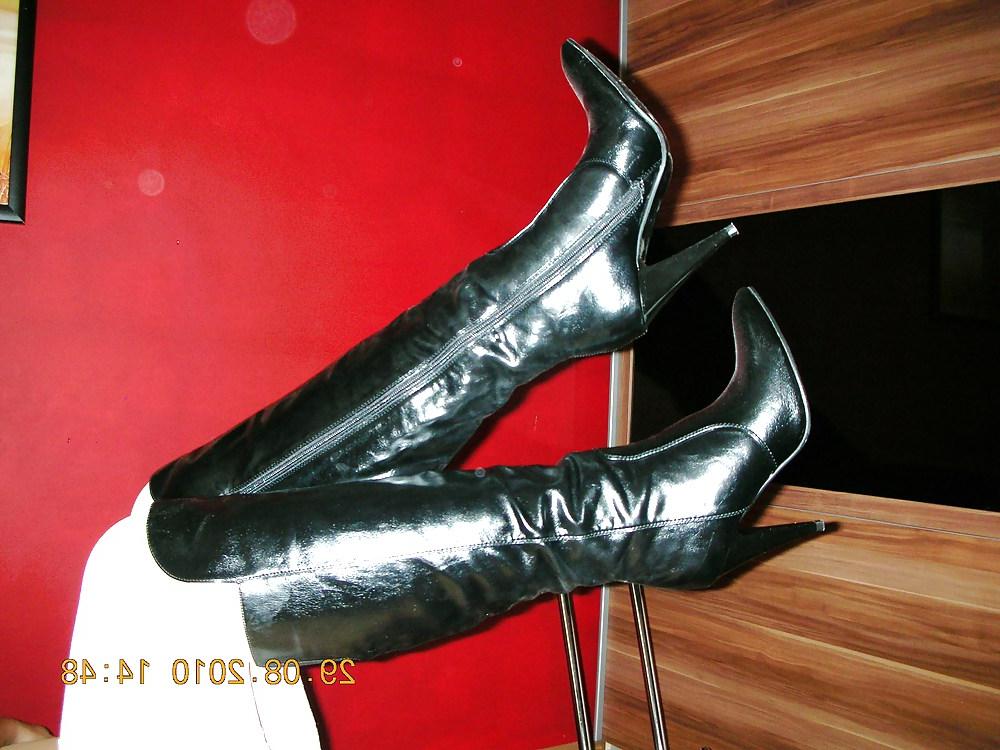 10P Wife black patent leather high heel boots