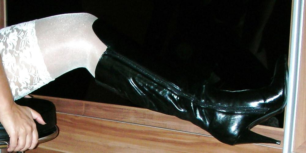 10P Wife black patent leather high heel boots