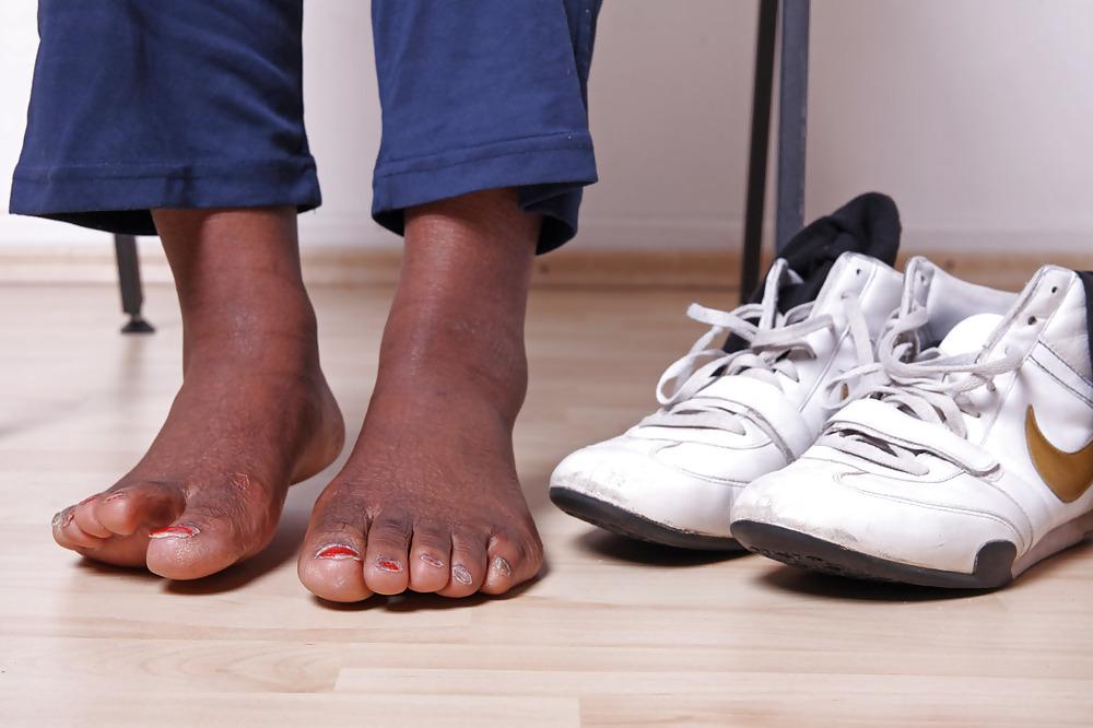24P Amateur Feet 3