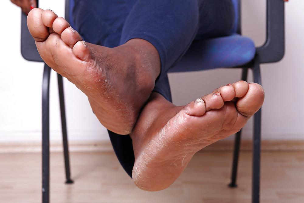 24P Amateur Feet 3