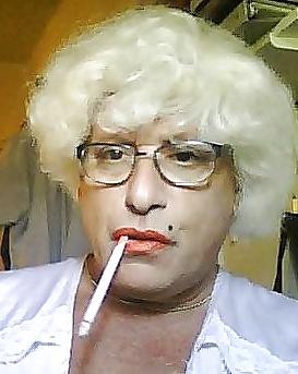 8P Smoking whore