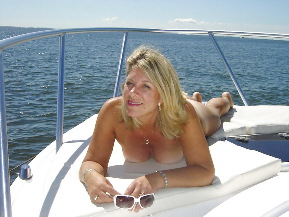 25P Babes & Boats 14