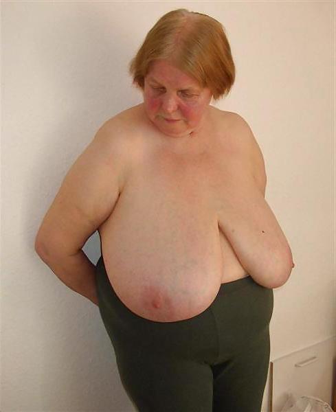 20P Mature women with saggy tits 6.