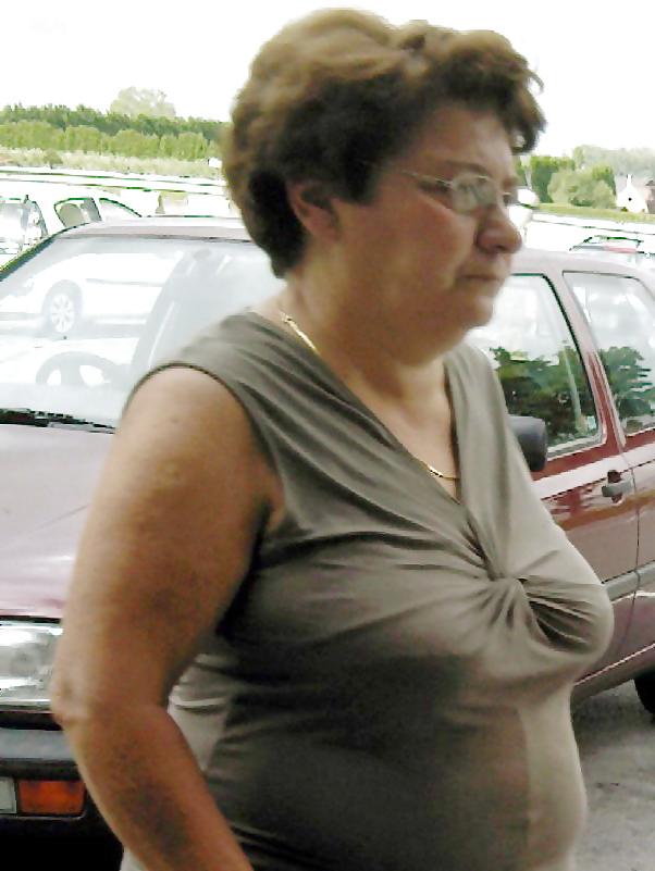 25P Granny's with big boobs! 