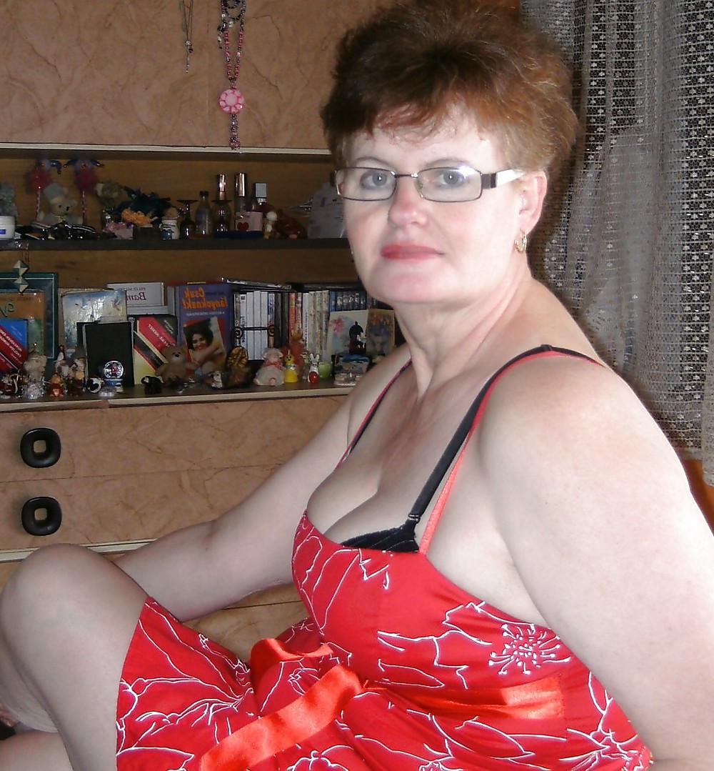 25P Granny's with big boobs! 