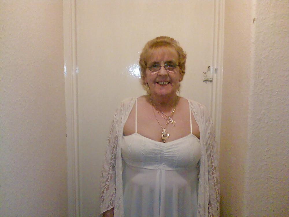 25P Granny's with big boobs! 