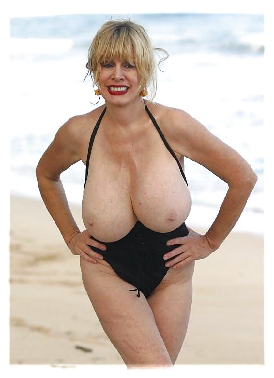 8P Patty Plenty unleashes her huge boobs and hairy pussy