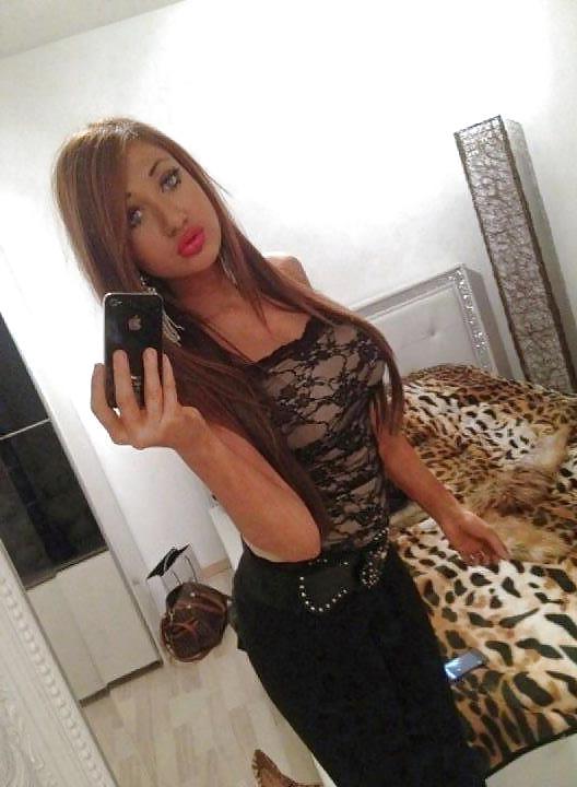 25P Beurette et metisse de la night 