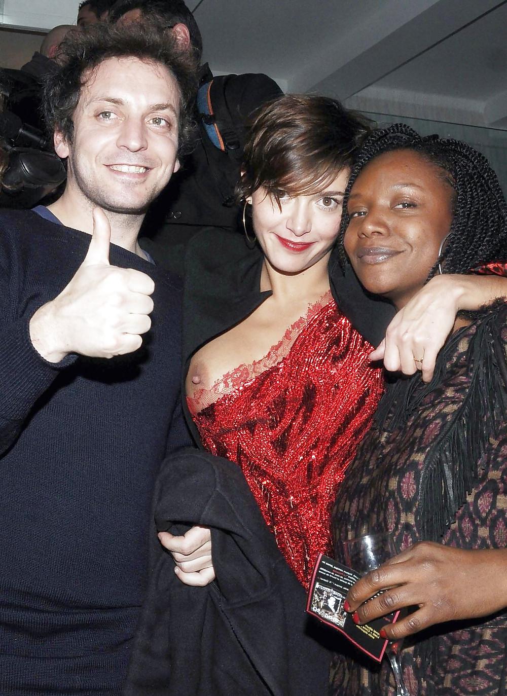 25P Beautiful Celebs Caught 3 by Voyeur TROC