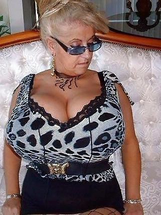 25P BIG BRA FOR BIG TITS - mature and milf