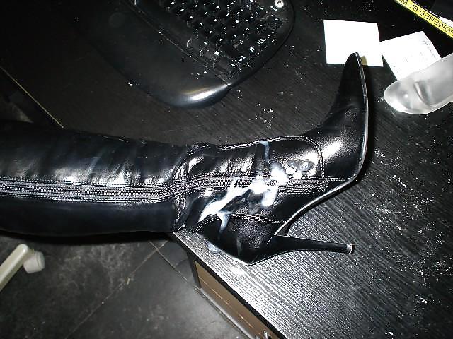 20P Cum on boots