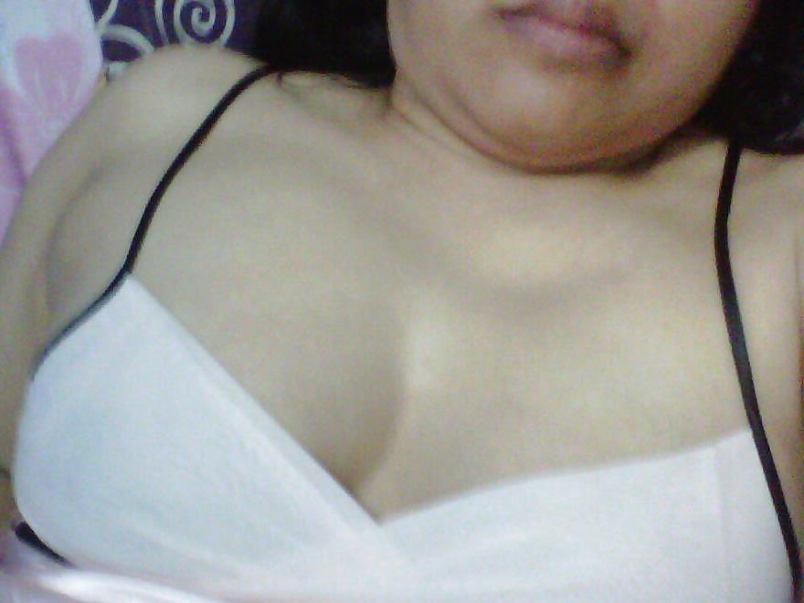 11P Indonesian Rinayati  naughty on skype