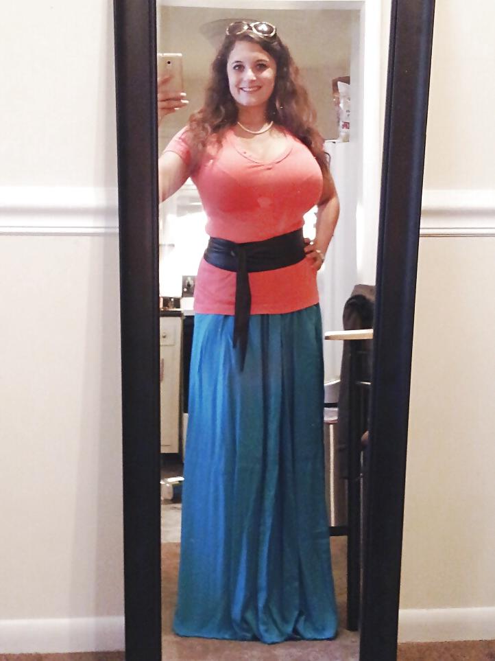 25P Hot chick with the best boobs ever 