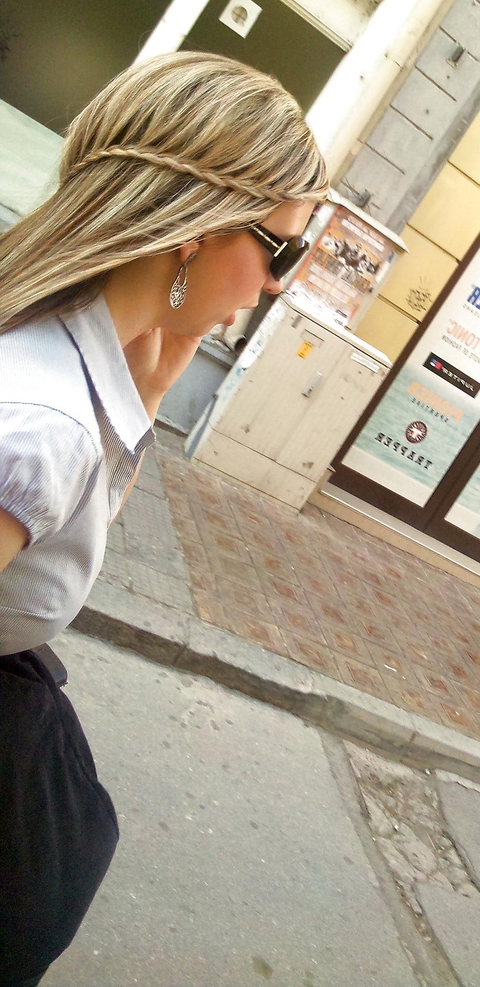 5P Phone girl