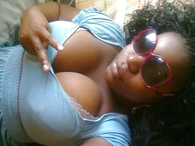 14P Ebony boobs