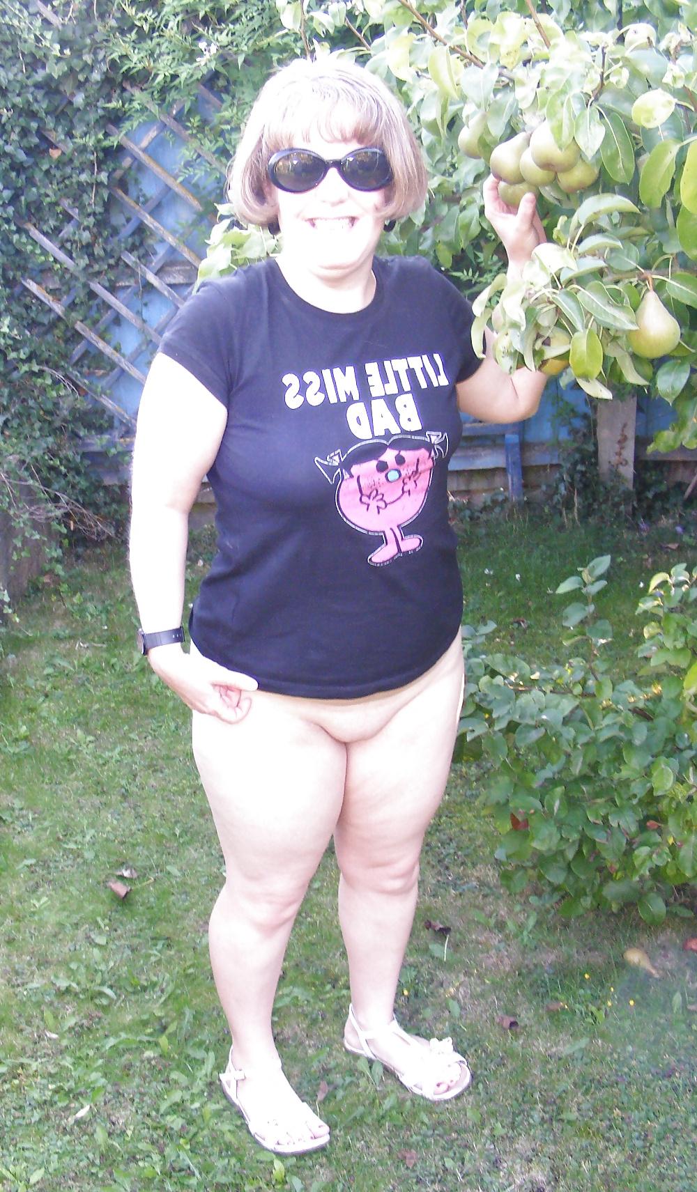 18P Bank holiday fun in the garden
