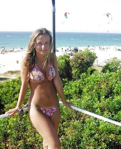 25P Two hot spanish cuties
