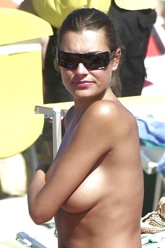 25P Beautiful Celebs Caught 4 by Voyeur TROC