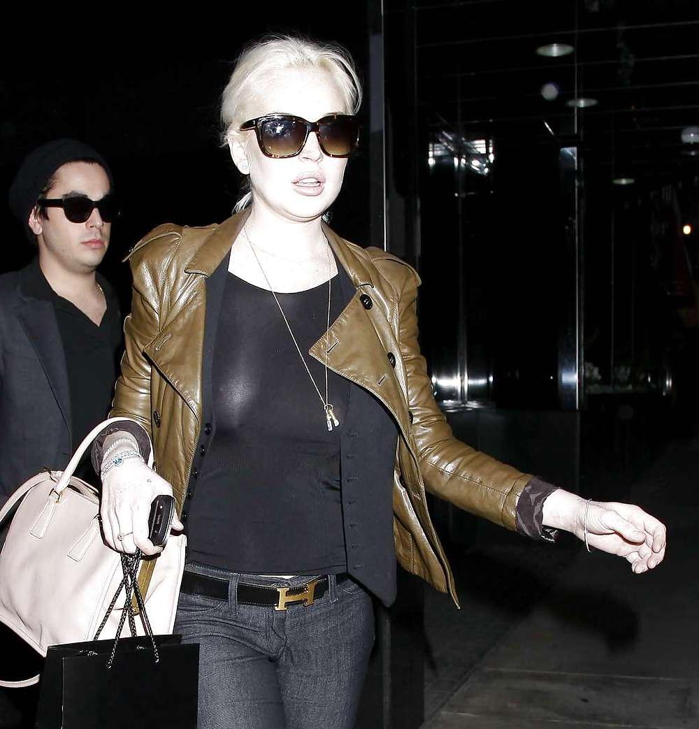 25P Beautiful Celebs Caught 4 by Voyeur TROC