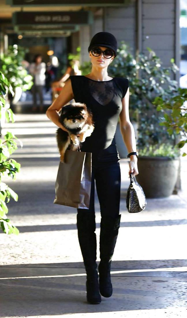 25P Beautiful Celebs Caught 4 by Voyeur TROC