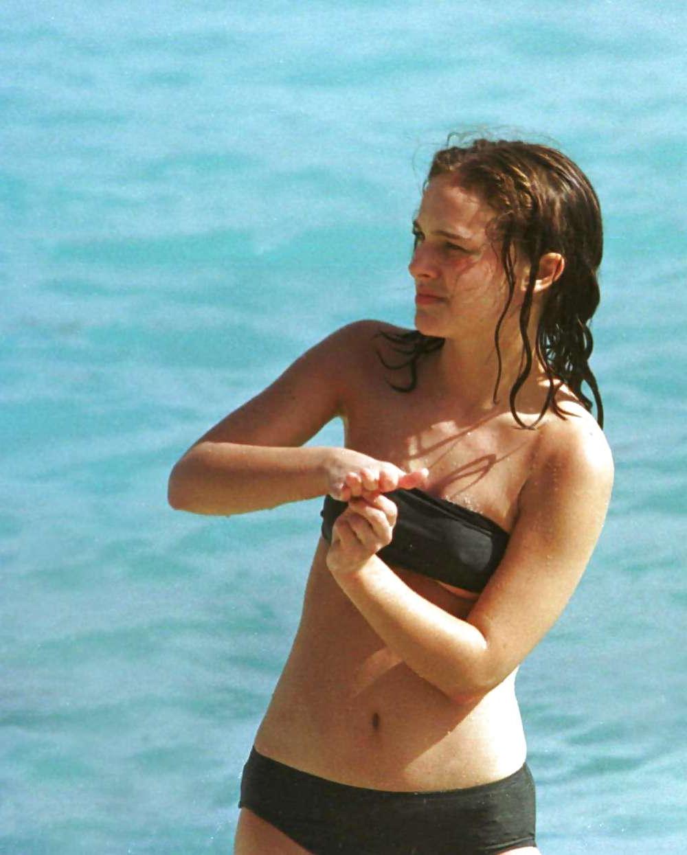 25P Beautiful Celebs Caught 4 by Voyeur TROC