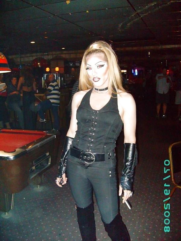 25P Sexy smoking gurls