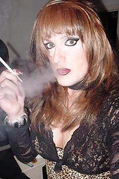 25P Sexy smoking gurls