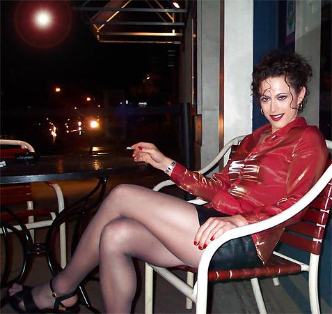 25P Sexy smoking gurls
