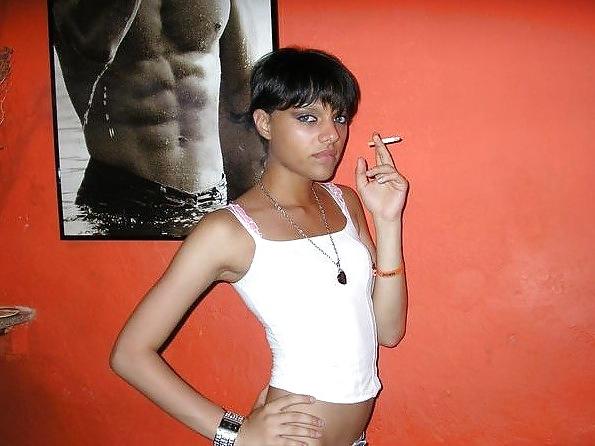 25P Smoking gurls 4