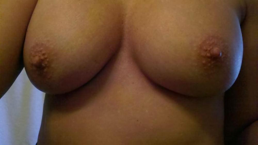 25P Sexy Blonde MILF Self Shots
