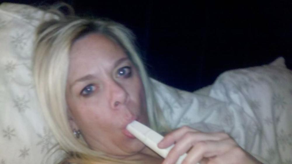 25P Sexy Blonde MILF Self Shots