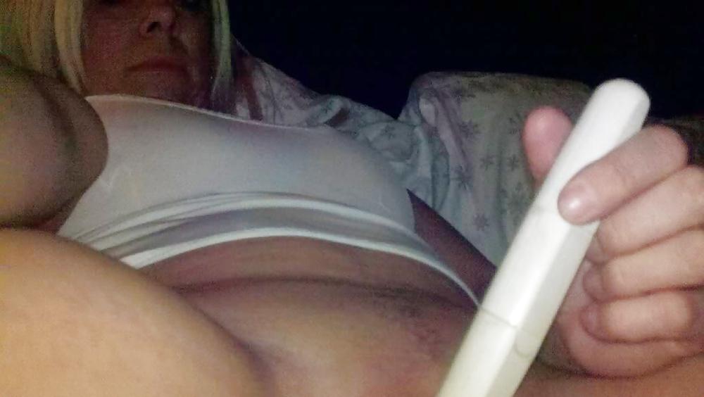 25P Sexy Blonde MILF Self Shots