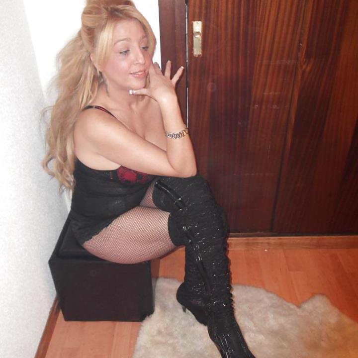 25P Spanish milf: Sarah