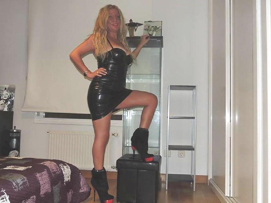 25P Spanish milf: Sarah