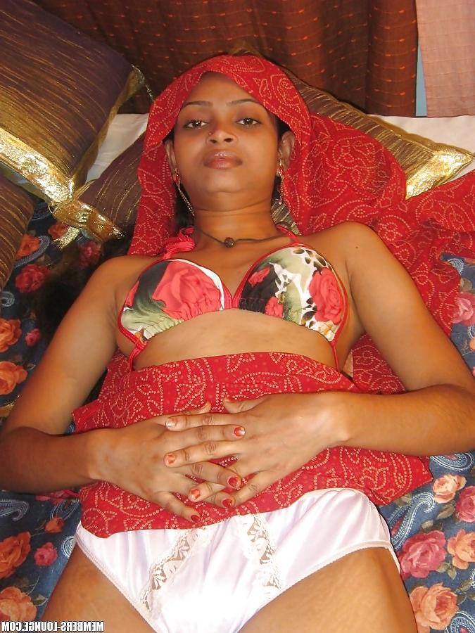 12P Indian women with hijab shows pussy and toy