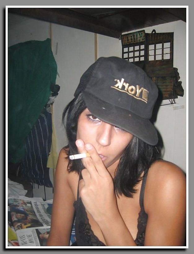 20P Smoking 048