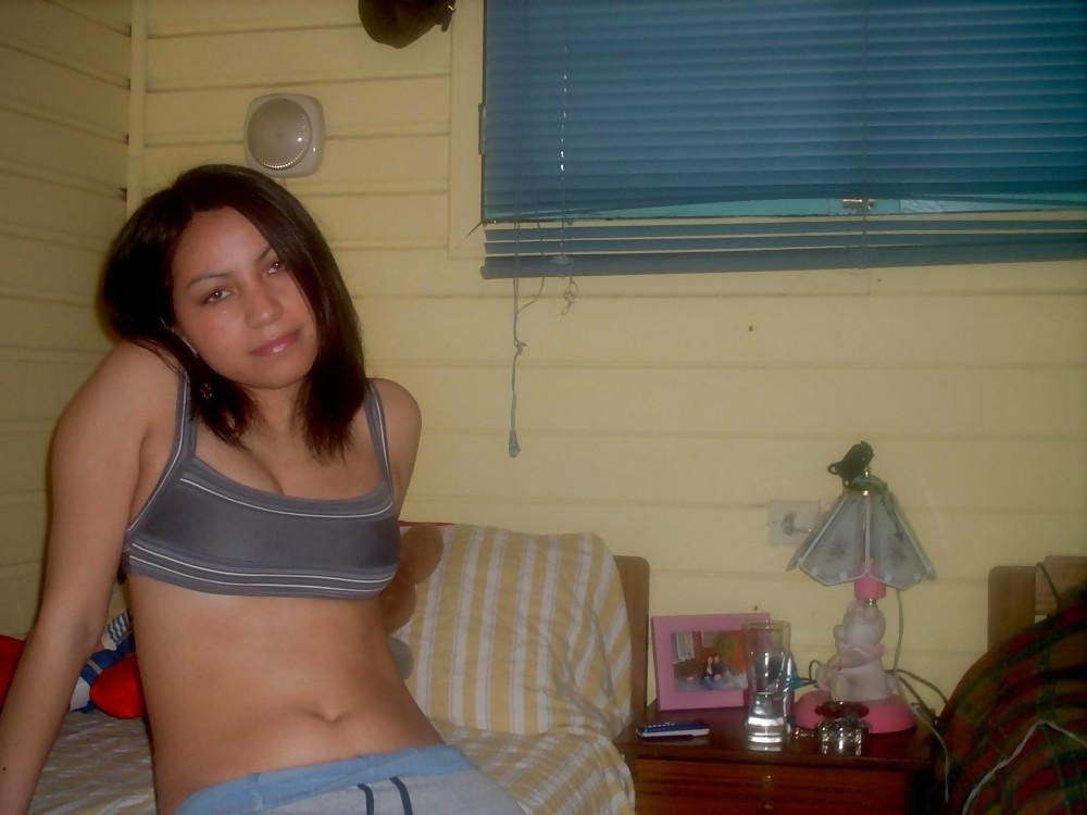 25P Sexy arab babe