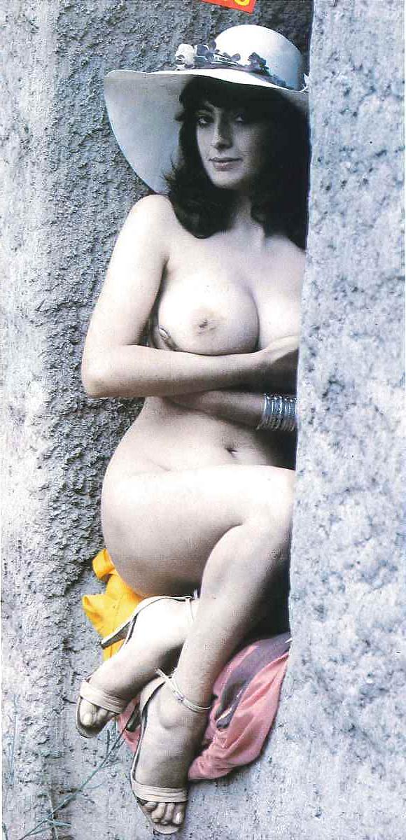 25P Donatella Damiani - vintage italian big boobs actress