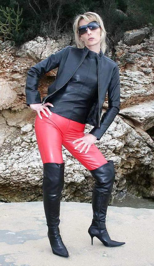 25P ROMY - Super Hot MILF - Queen Of BOOTS...(3)