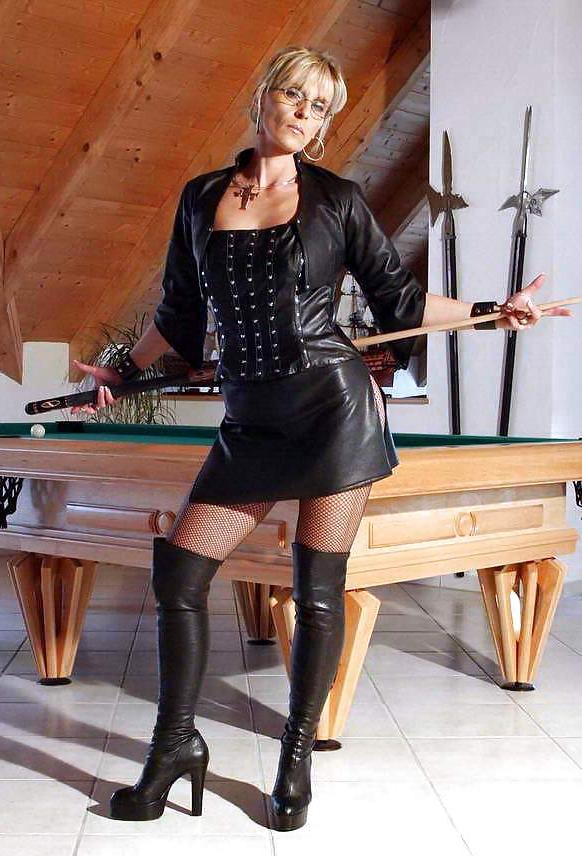 25P ROMY - Super Hot MILF - Queen Of BOOTS...(3)
