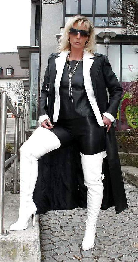 25P ROMY - Super Hot MILF - Queen Of BOOTS...(3)