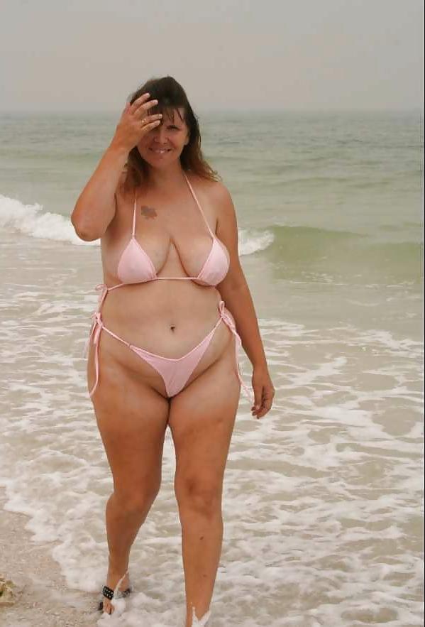 24P Saggy tits in bikini.
