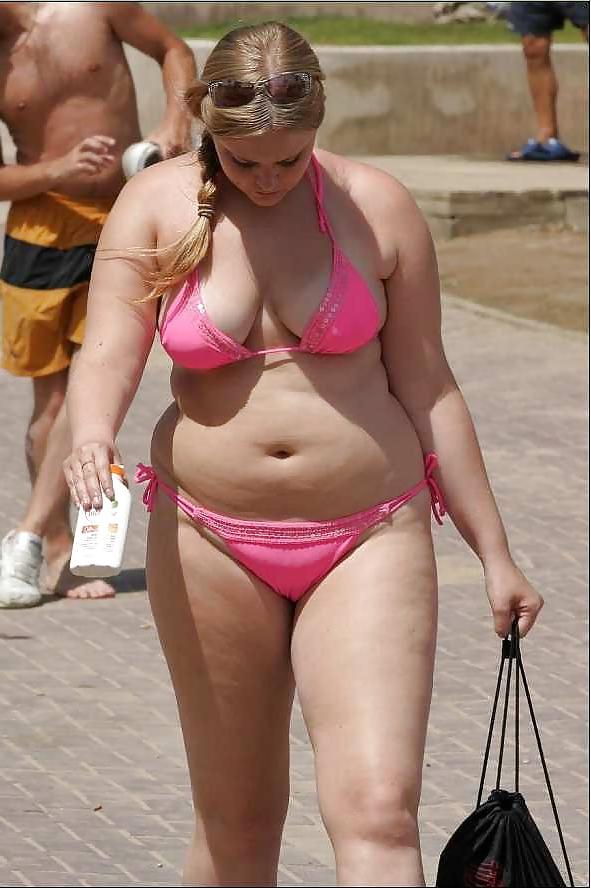 24P Saggy tits in bikini.