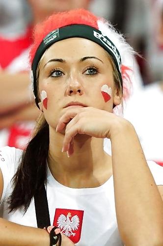 25P Hot Soccer Babes