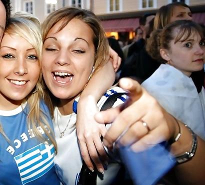 25P Hot Soccer Babes