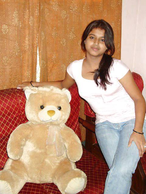 15P Beautiful Indian Girls 78 (Non Porn)-- By Sanjh 
