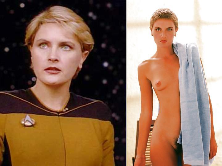 25P Star Trek Babes Nude Dressed and Undressed