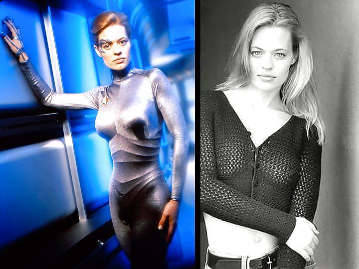 25P Star Trek Babes Nude Dressed and Undressed