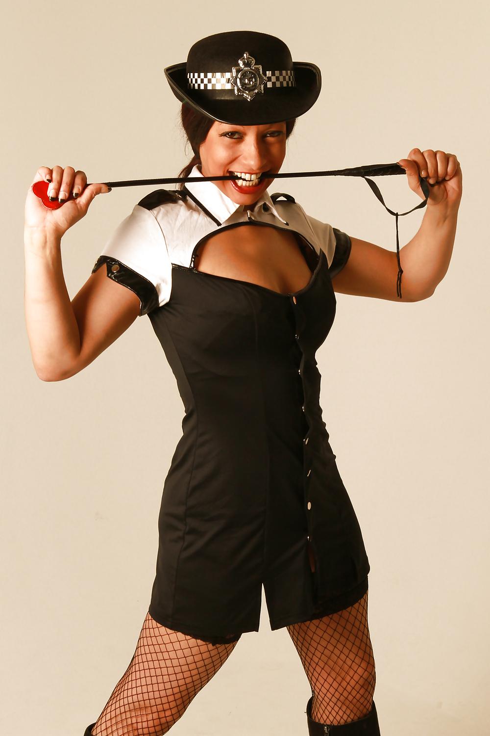 20P Photoshoot with Kent escort Lola