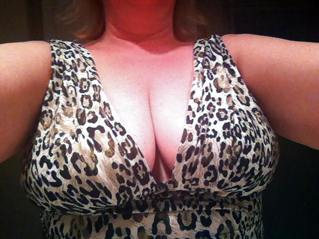 25P Exgirlfriends mom Huge Juggs caught through her own webcam